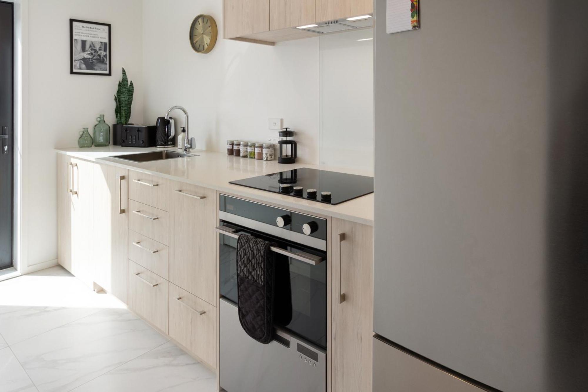 Prime Locale: Studio With Balcony Christchurch Eksteriør bilde
