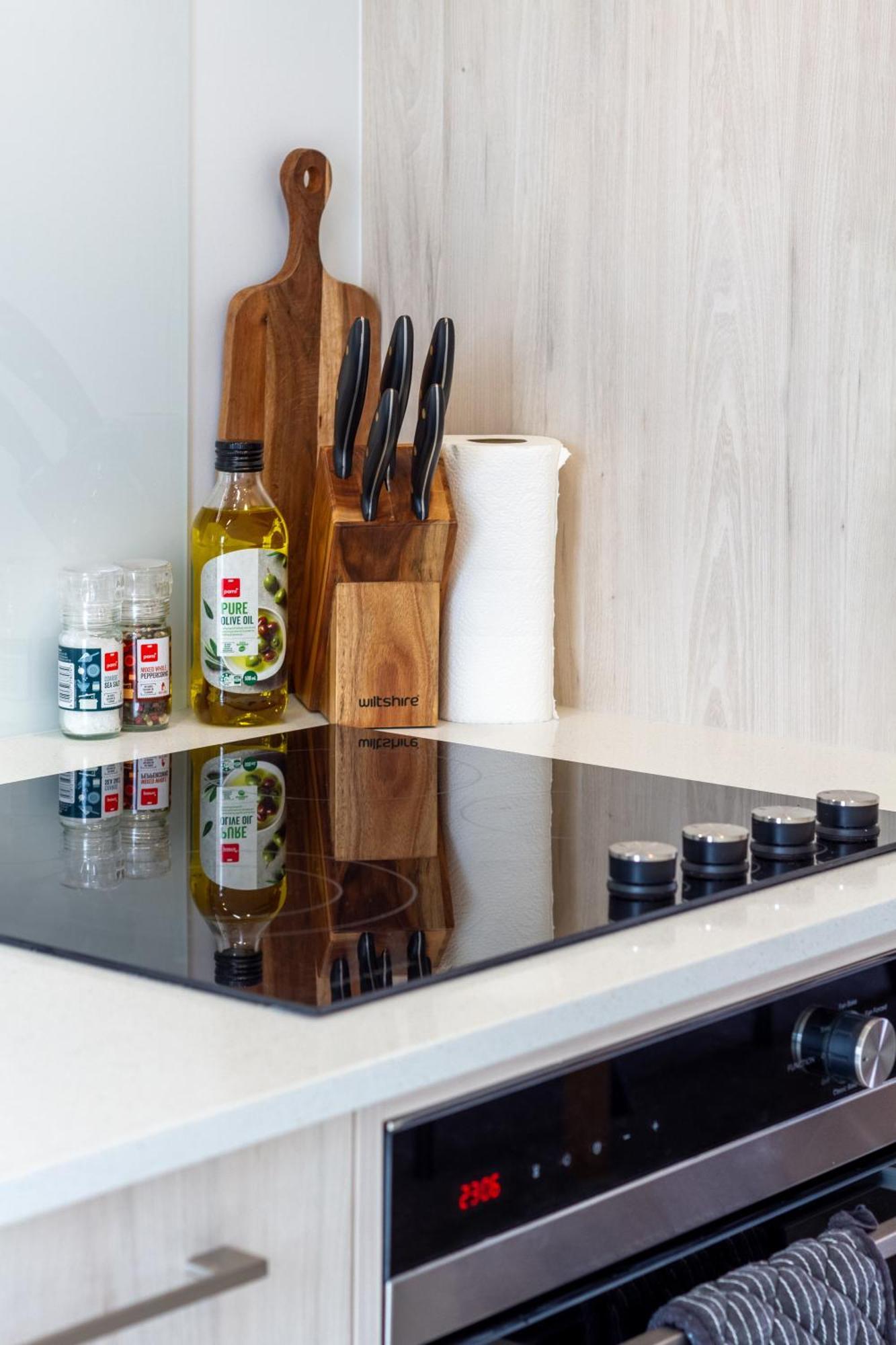 Prime Locale: Studio With Balcony Christchurch Eksteriør bilde