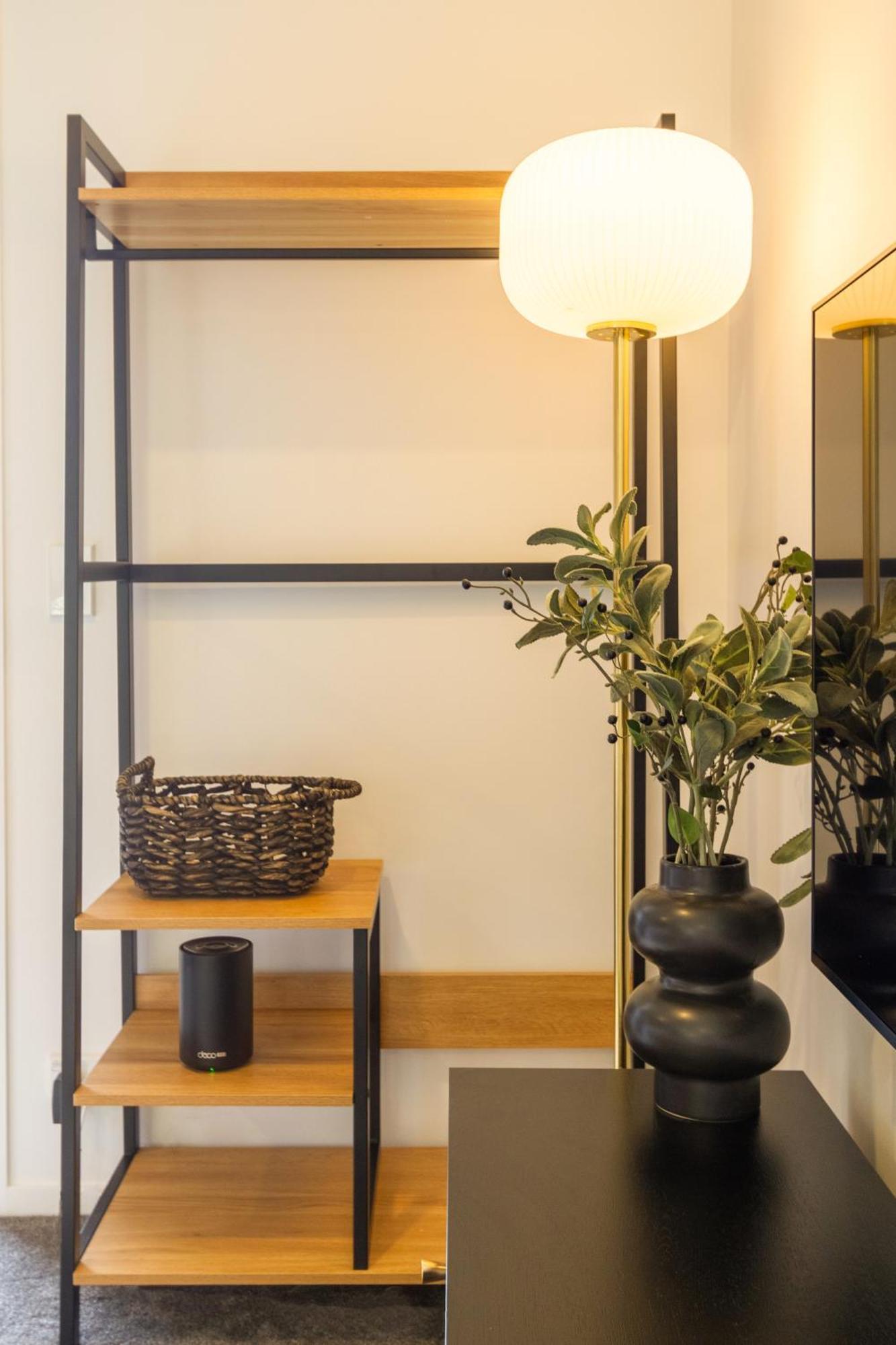 Prime Locale: Studio With Balcony Christchurch Eksteriør bilde